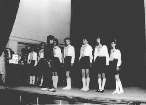 Bumbeşti-Jiu, 1986, brigada artistică.