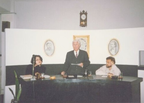 Lansarea cărţii Paşii de sub simţ, prezentată de către Camelia Leonte şi academician Constantin Ciopraga, Iaşi, 1997
